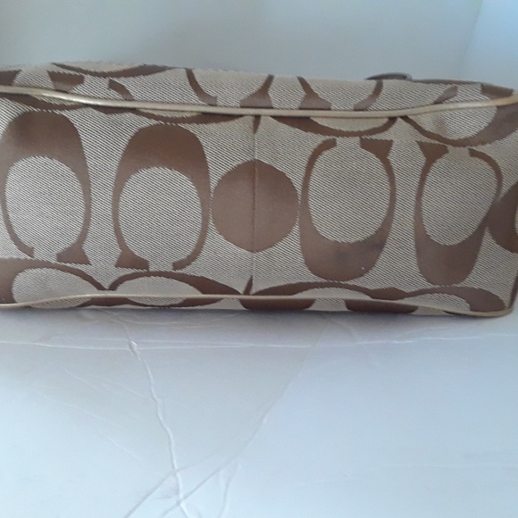 Coach Khaki Signature Jacquard Python Shoulder Bag - Picture 4 of 8